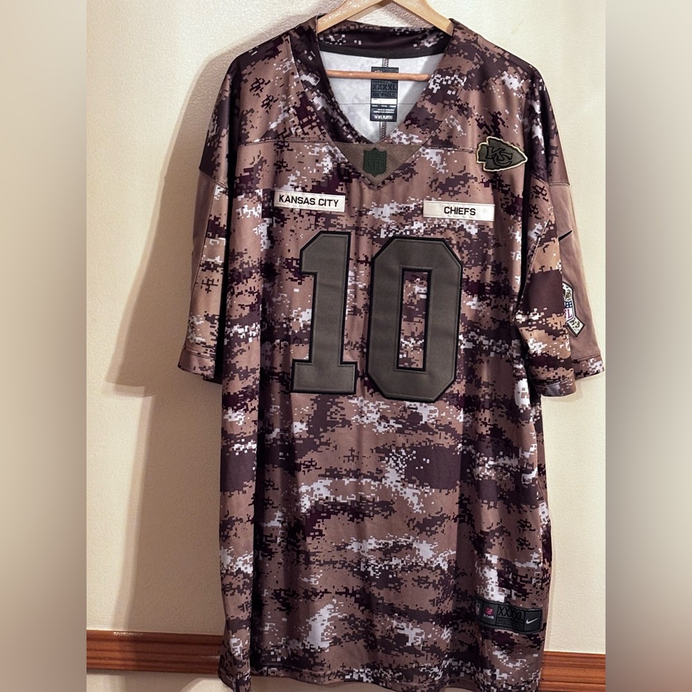 NFL Nike Kansas City Chiefs Tyreek Hill #10 Camo Jersey Size 3XL